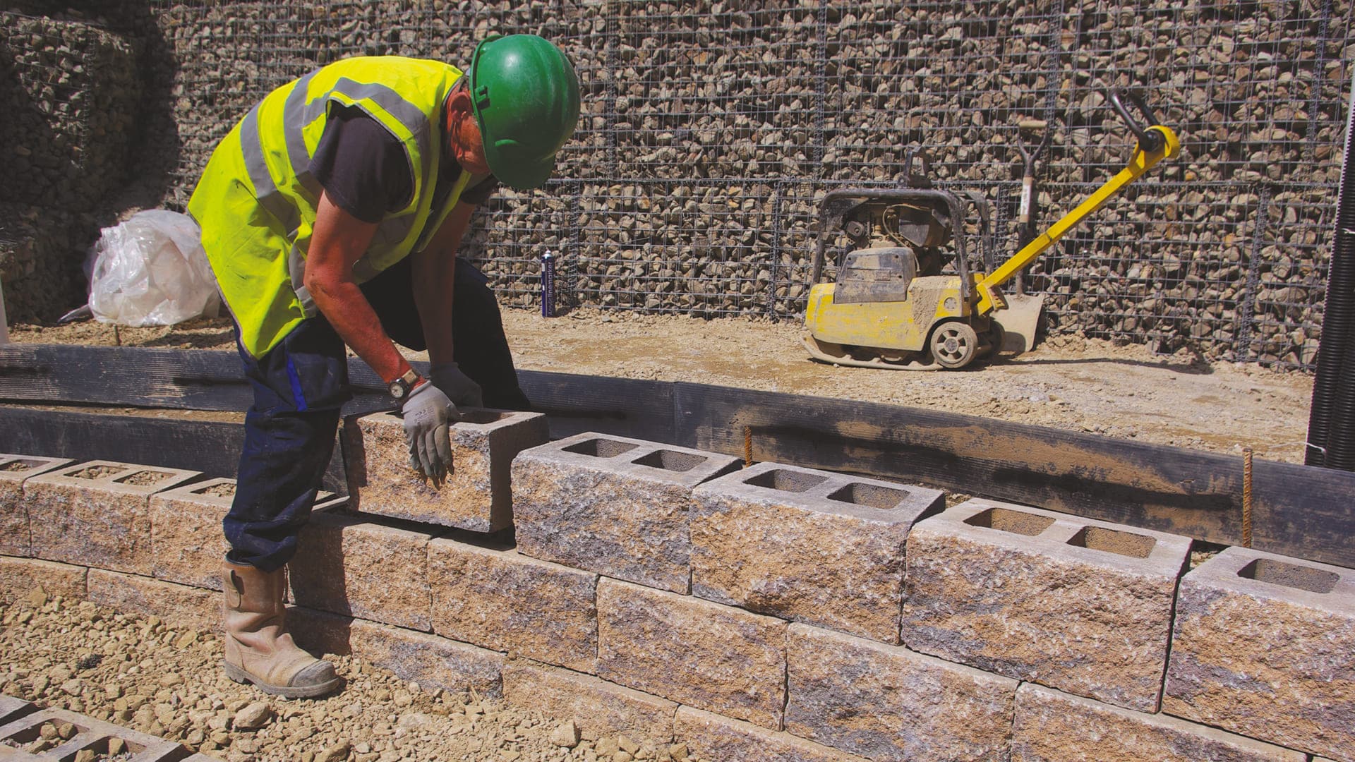 How to Build an Unshakeable Retaining Wall: The Complete Construction Guide